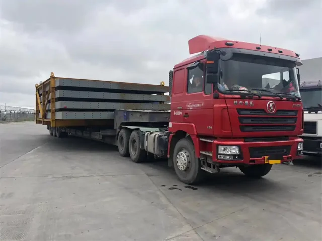 Transport-heavy-equipment-with-a-lowbed-trailer4