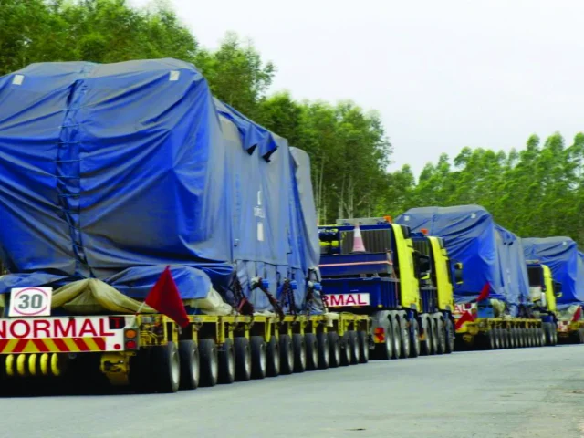 low-bed-semi-Low-bed-services-provider
